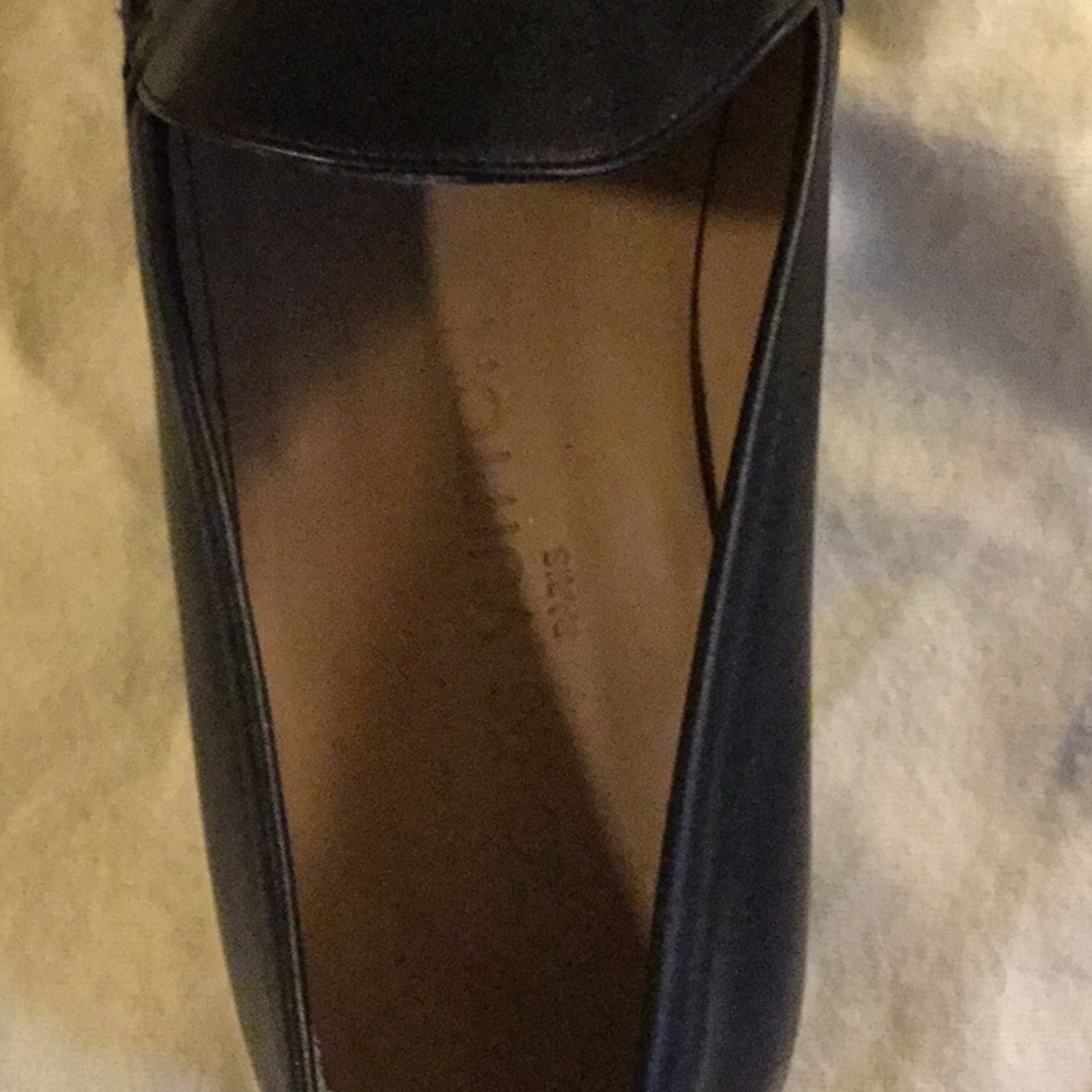 Louis Vuitton ladies black leather loafers - Picture 3 of 9